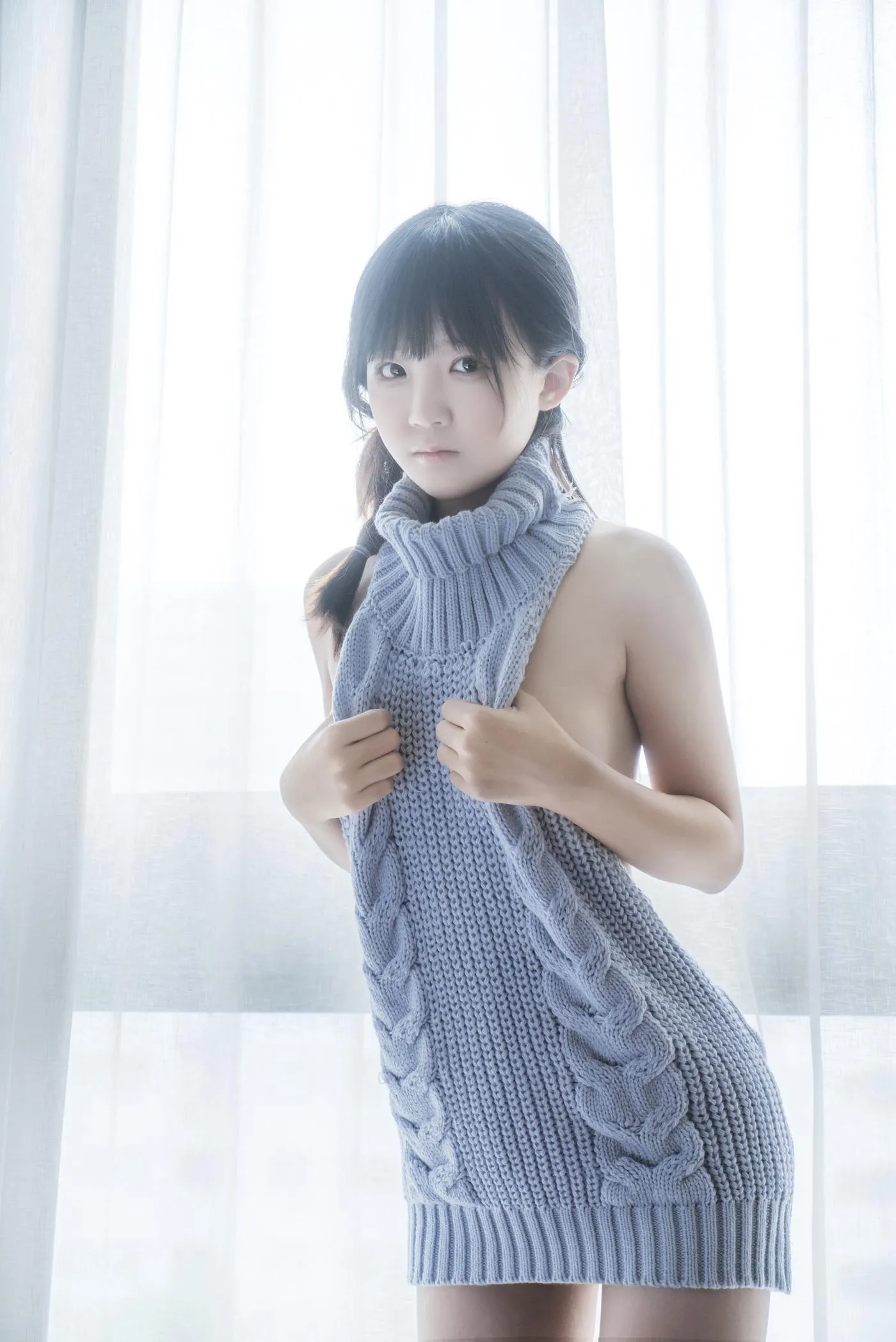 御子Yumiko – NO.02 漏背毛衣 [10P]插图6